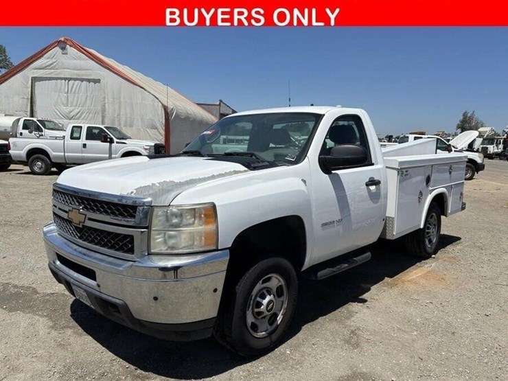 2011-chevrolet-silverado-2500-image-1