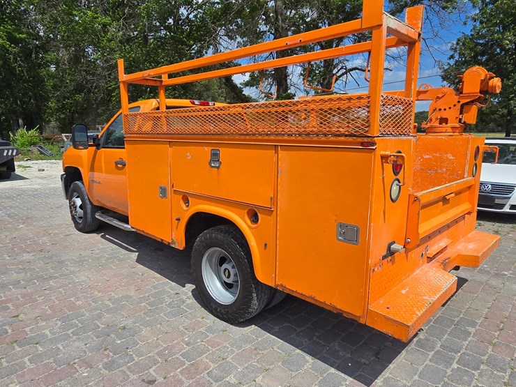 2013-chevrolet-silverado-3500-image-5