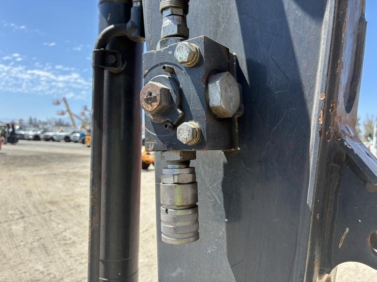 2020-deere-35g-image-10