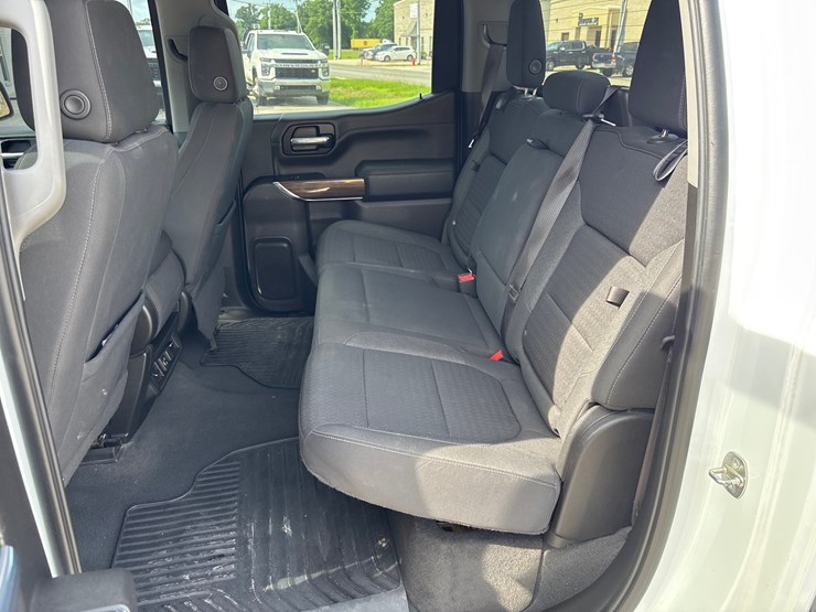 #3625-•-2022-chevrolet-silverado-pickup-truck-image-10