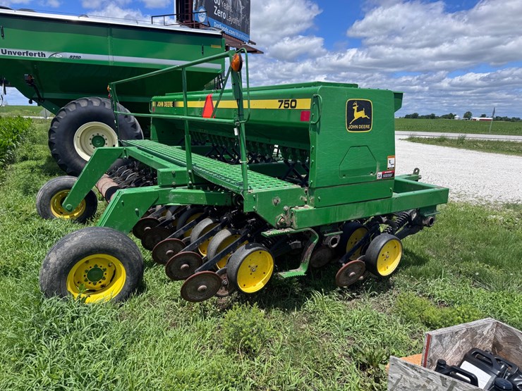 john-deere-750-image-4