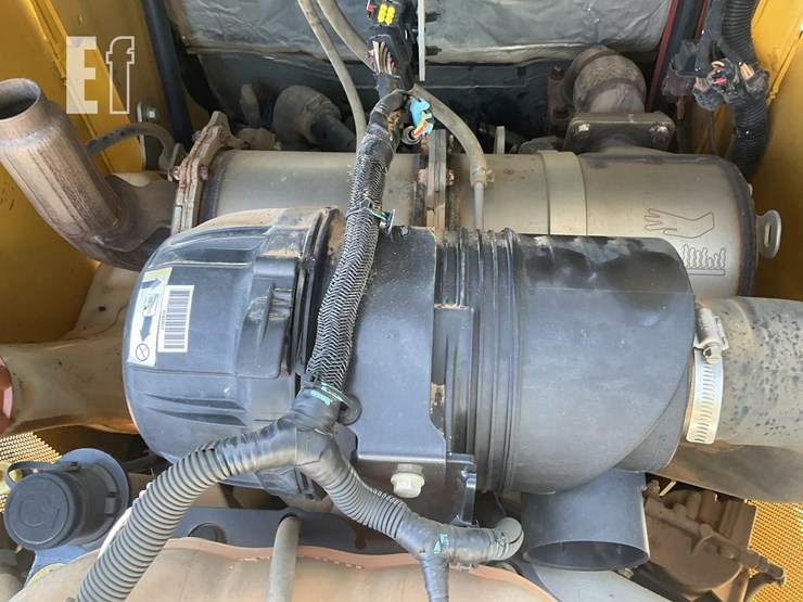 2019-deere-324g-image-16