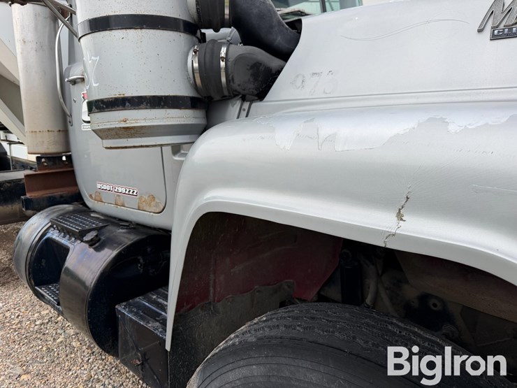 1987-mack-r690st-image-15