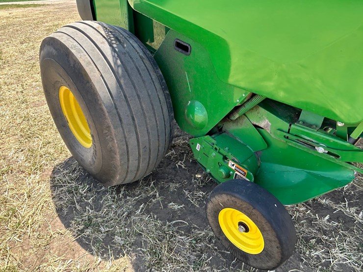 john-deere-560m-image-14