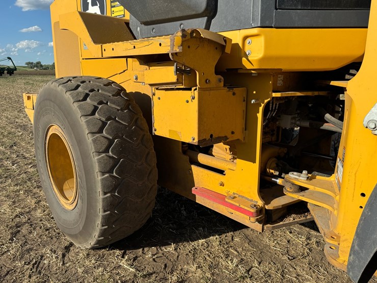 deere-624l-image-28