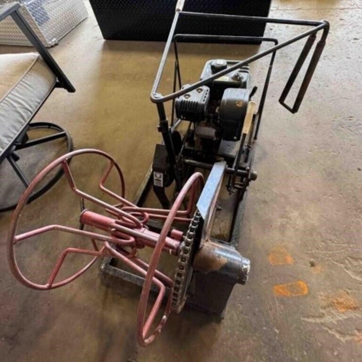 MYD-HAND WIRE WINDER, GAS, GOOD SHAPE