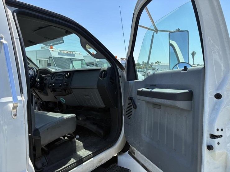 2015-ford-f650-image-14