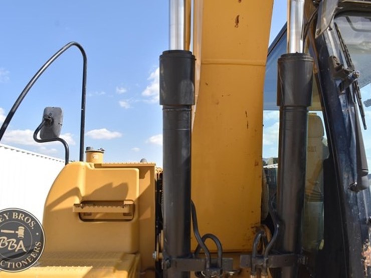 2011-caterpillar-312d-image-77