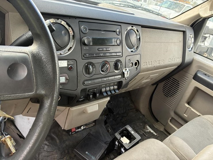 2008-ford-f550-image-23
