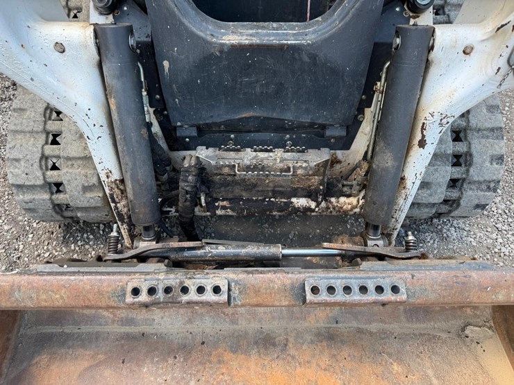 2021-bobcat-t64-image-11
