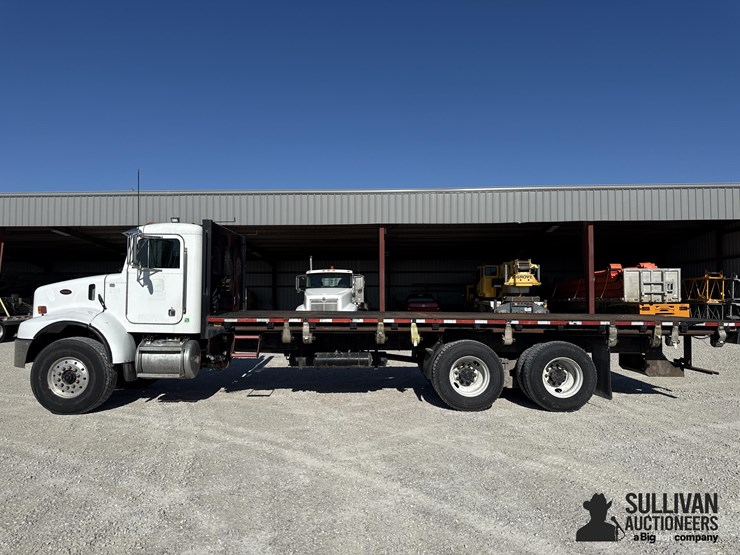 2001-peterbilt-330-image-8
