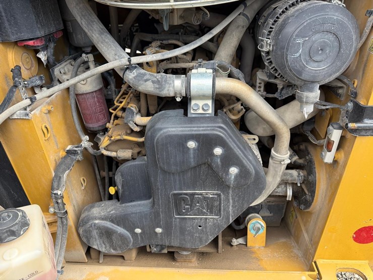 2018-caterpillar-249d-image-15