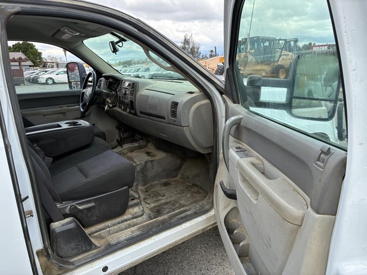 2012-gmc-sierra-2500-image-11