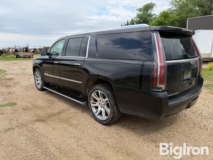 2020-cadillac-escalade-image-7