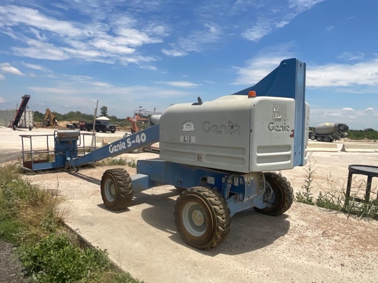 2008-genie-s40-image-8