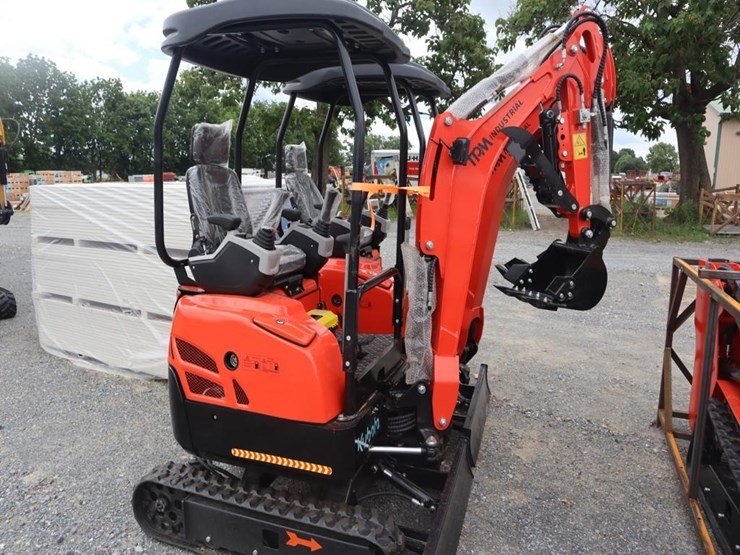 tpm-20k-mini-excavator-image-1