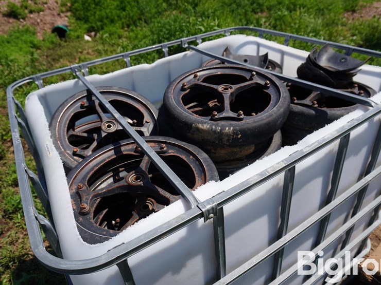 mudsmith-3"-gauge-wheels-image-1