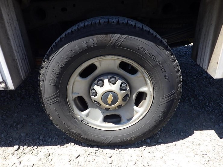 2014-chevrolet-2500hd-image-9