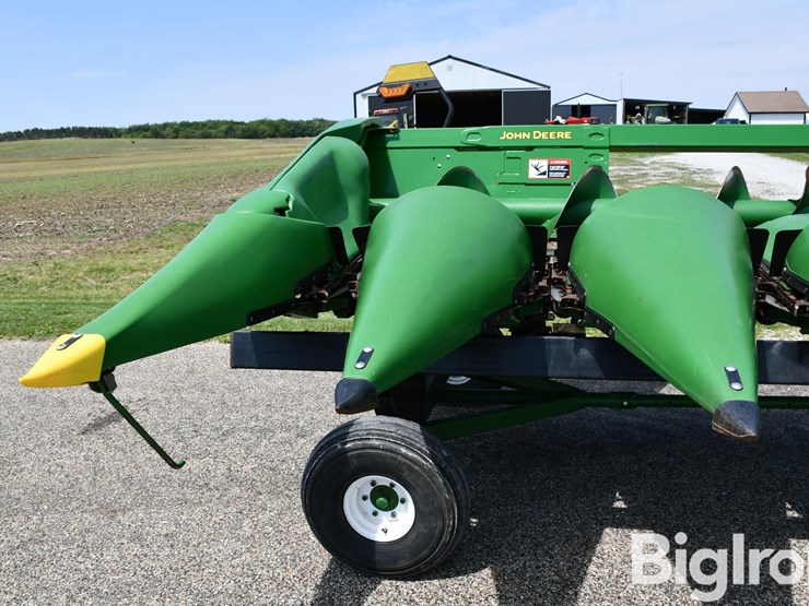 2025-john-deere-6-image-12