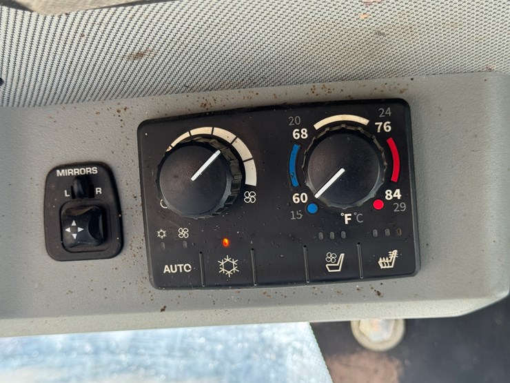 deere-624l-image-60