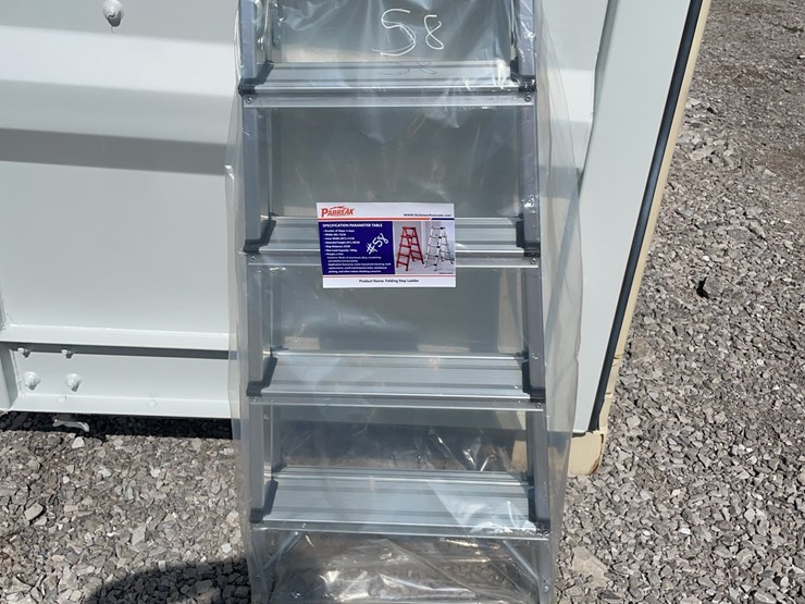 folding-step-ladder-image-1