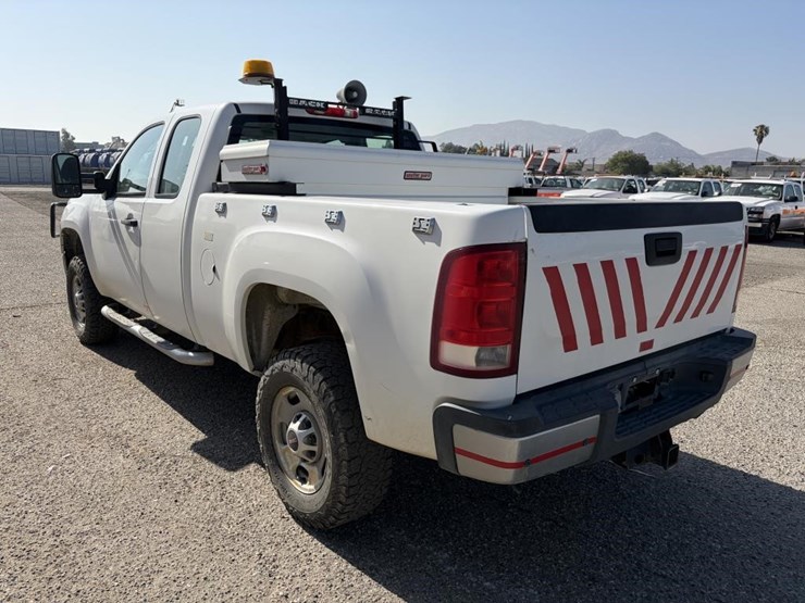2012-gmc-sierra-2500-image-4