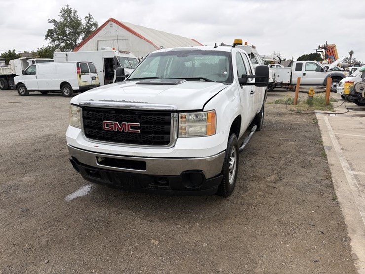 2016-gmc-sierra-2500-image-1
