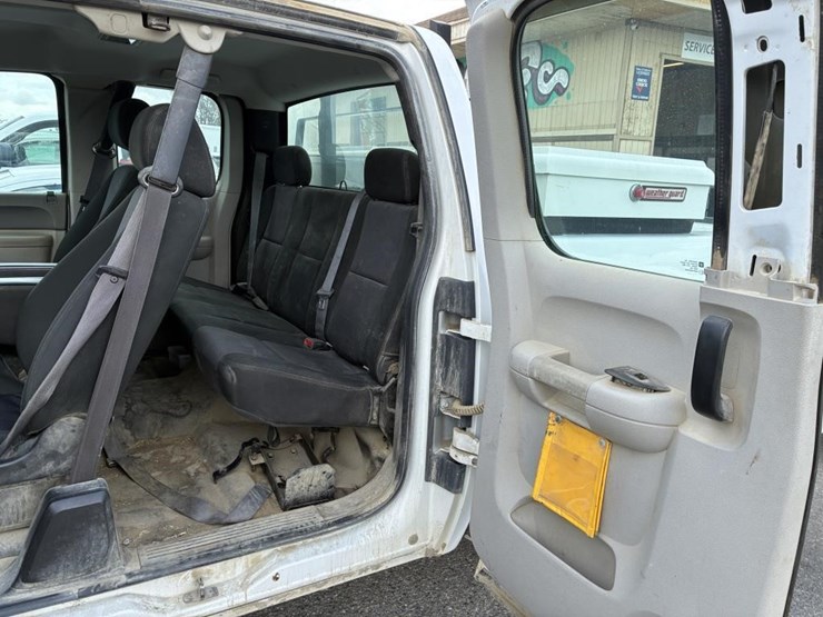 2012-gmc-sierra-2500-image-13
