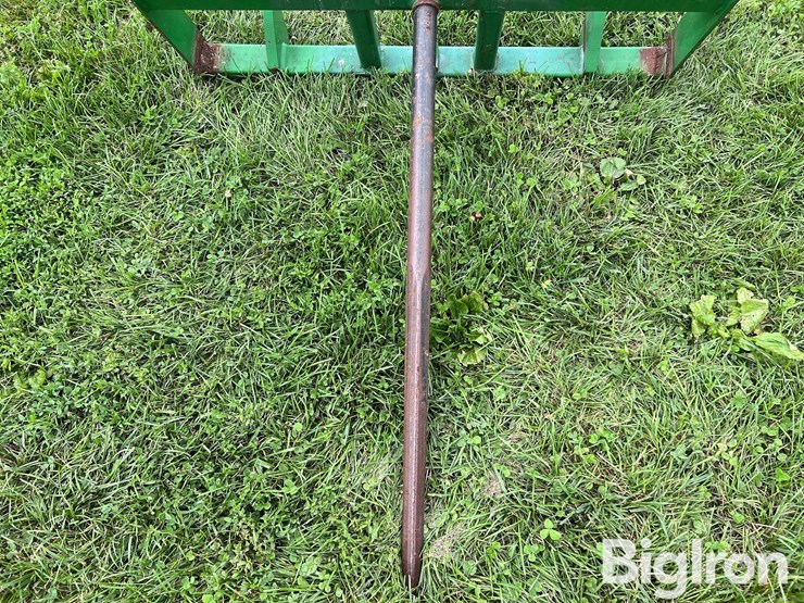 frontier-euro-style-bale-spear-image-13