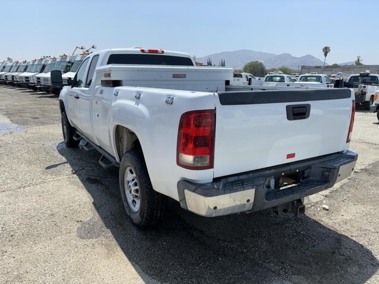 2012-gmc-sierra-2500-image-4