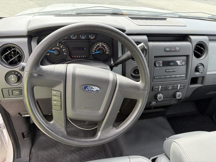 2013-ford-f150-xl-image-11