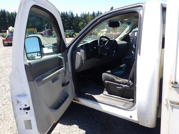 2014-chevrolet-2500hd-image-21
