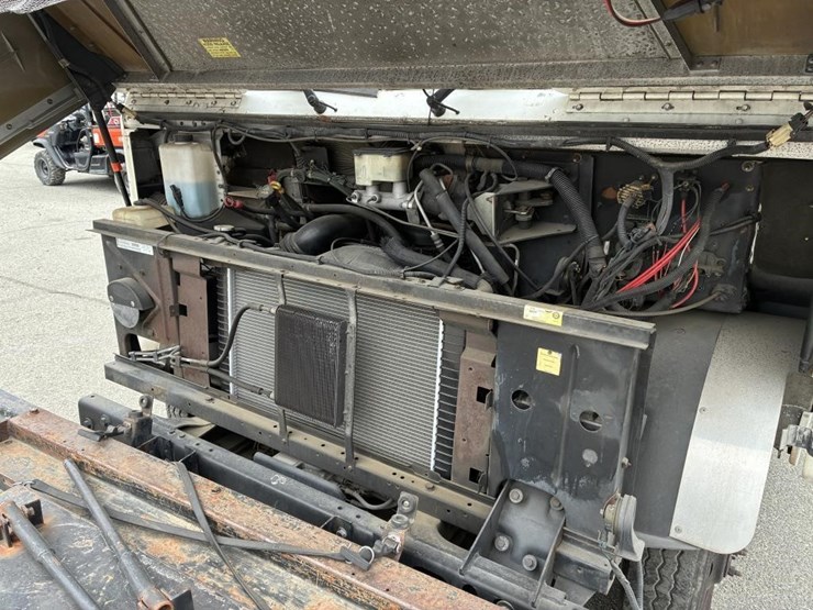 2002-workhorse-p42-image-7