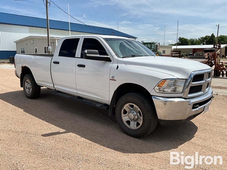 2015-dodge-2500-image-3