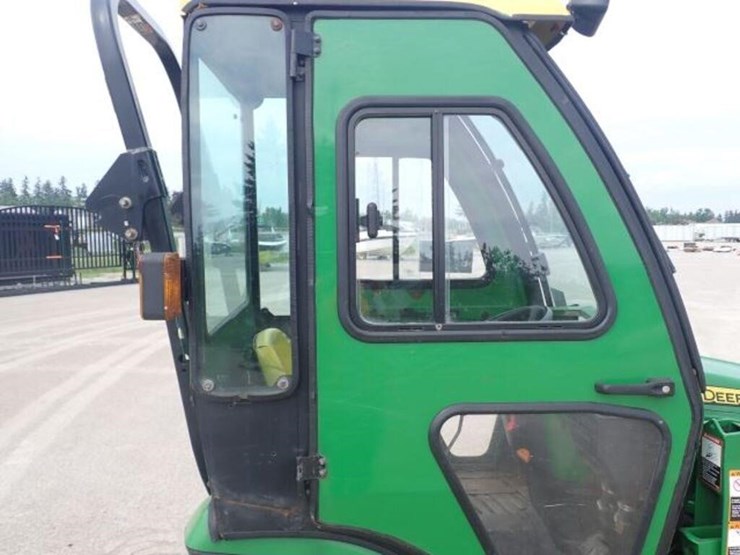 2011-john-deere-1023e-image-17