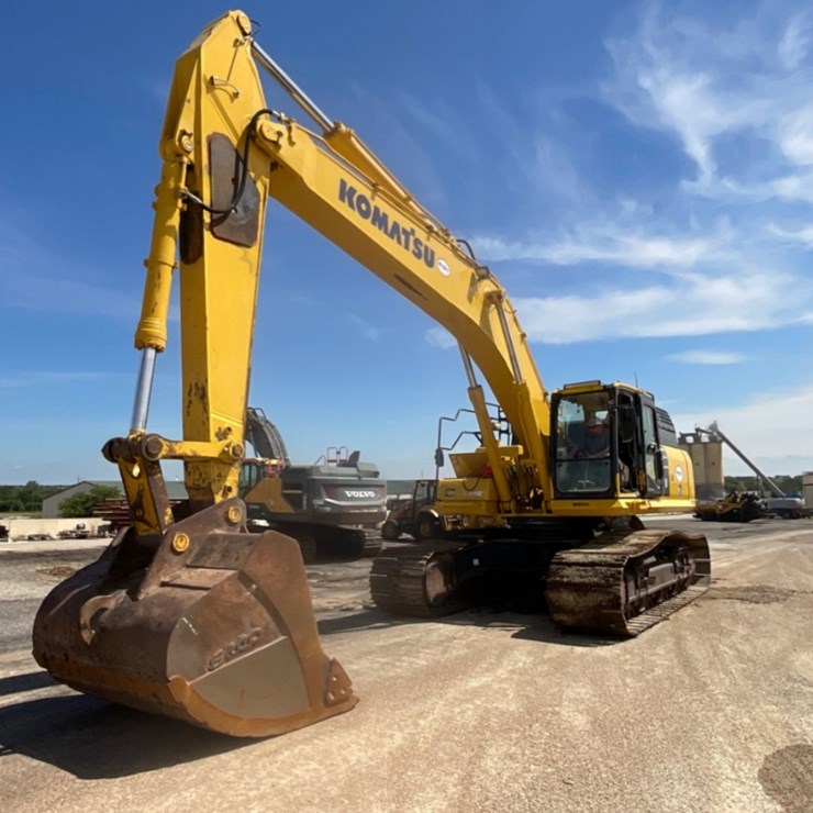 2022 KOMATSU PC490 LC-11