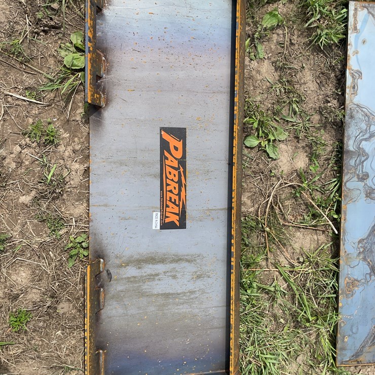 PABREAK QA Skid Steer Mount Plate