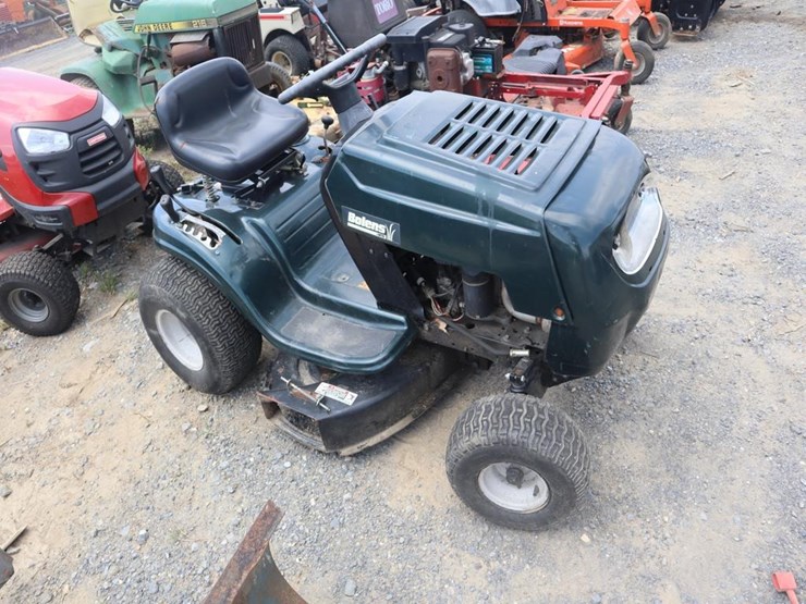 bolens-gear-driven-tractor-image-1