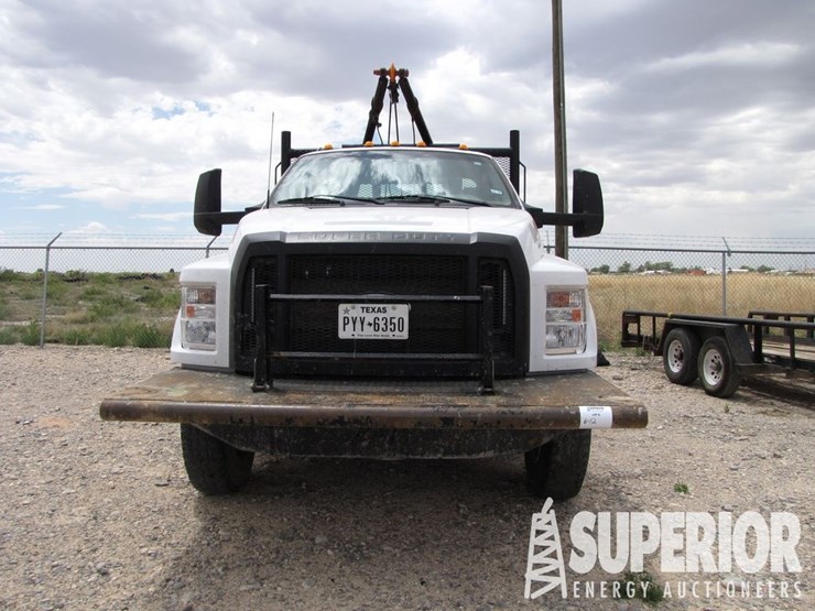 2022-ford-f750-image-2