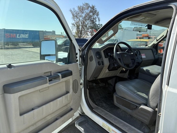 2009-ford-f550-image-14