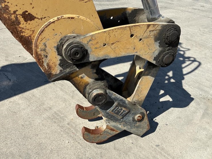 2014-caterpillar-430e-image-16