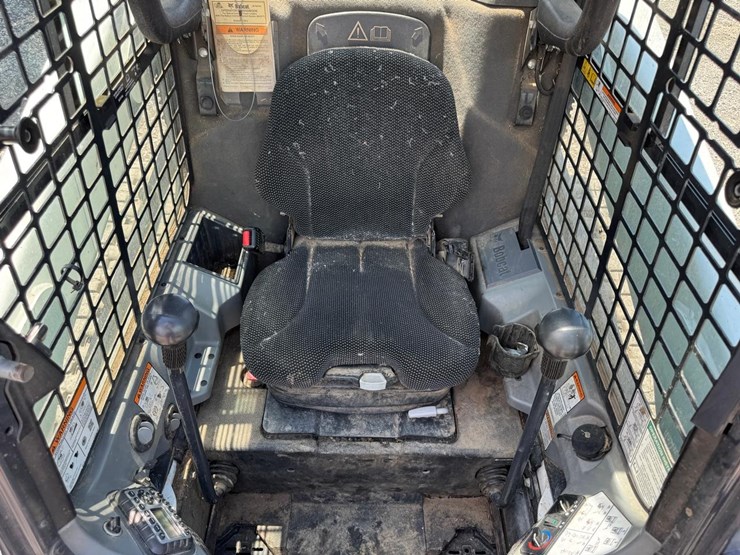 2023-bobcat-t770-image-23