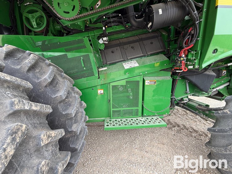 2019-john-deere-s780-image-10
