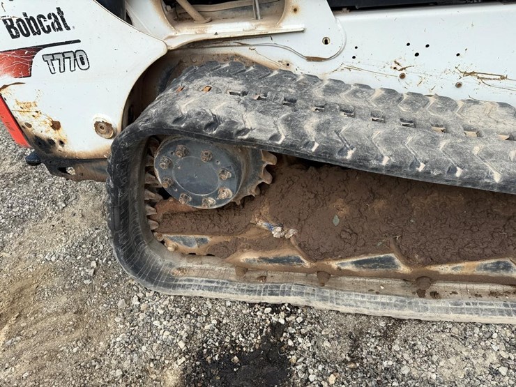 2017-bobcat-t770-image-13