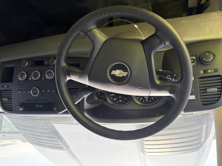 2011-chevrolet-2500hd-image-9