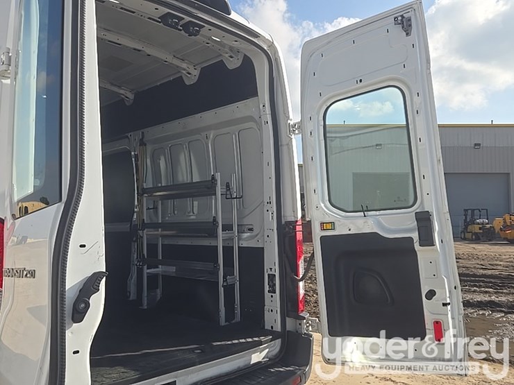 2020-ford-transit-image-15