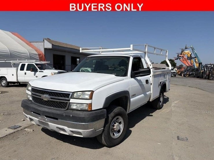 2006-chevrolet-3500-image-1