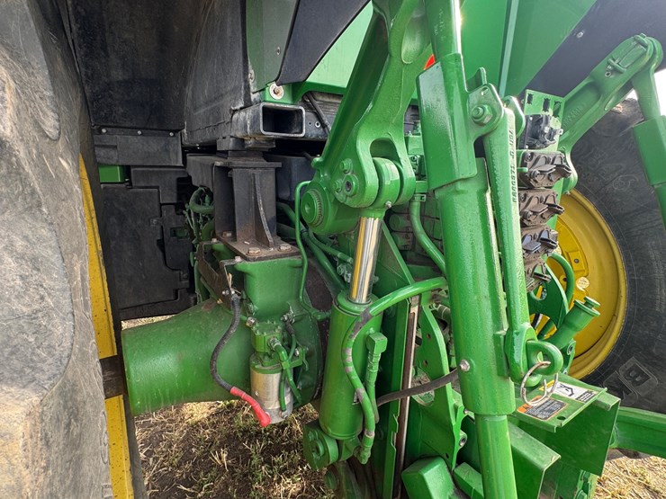 2023-john-deere-7r-210-image-29