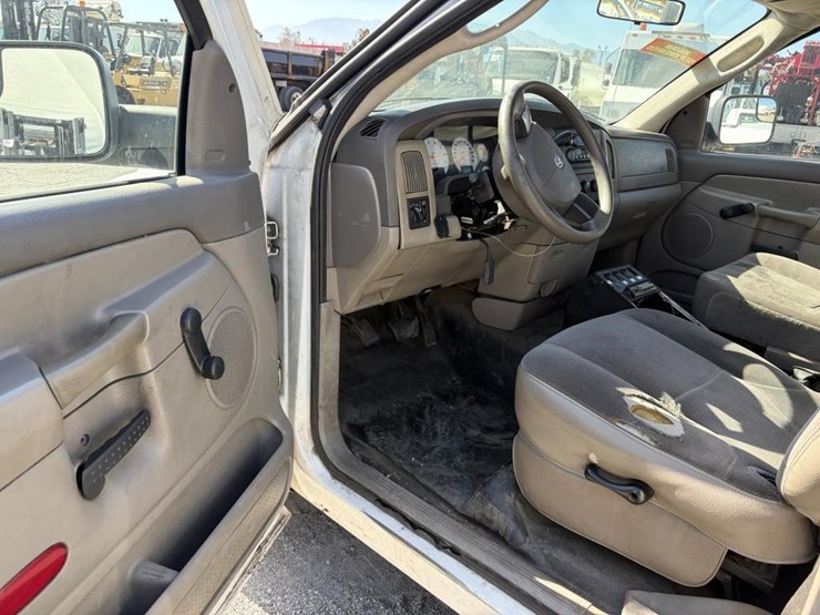 2005-dodge-ram-2500-image-11