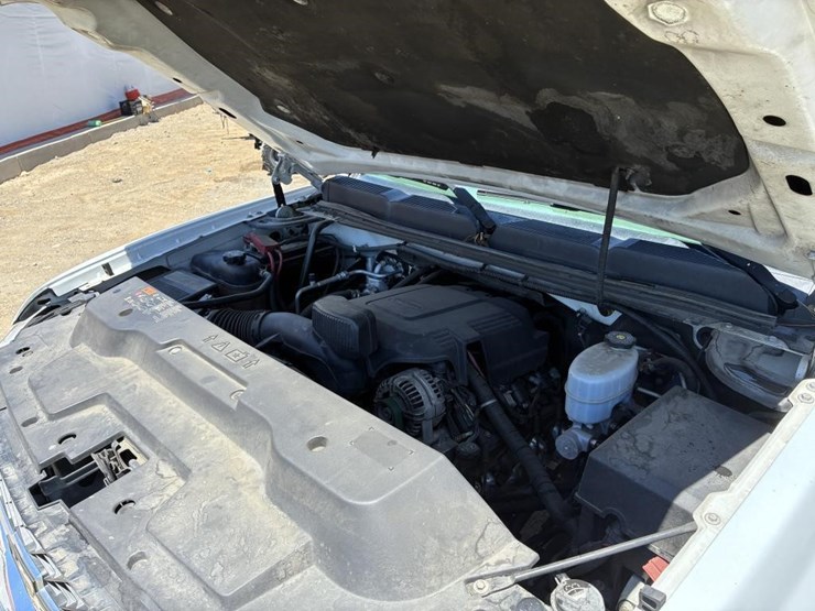 2011-chevrolet-silverado-2500-image-8
